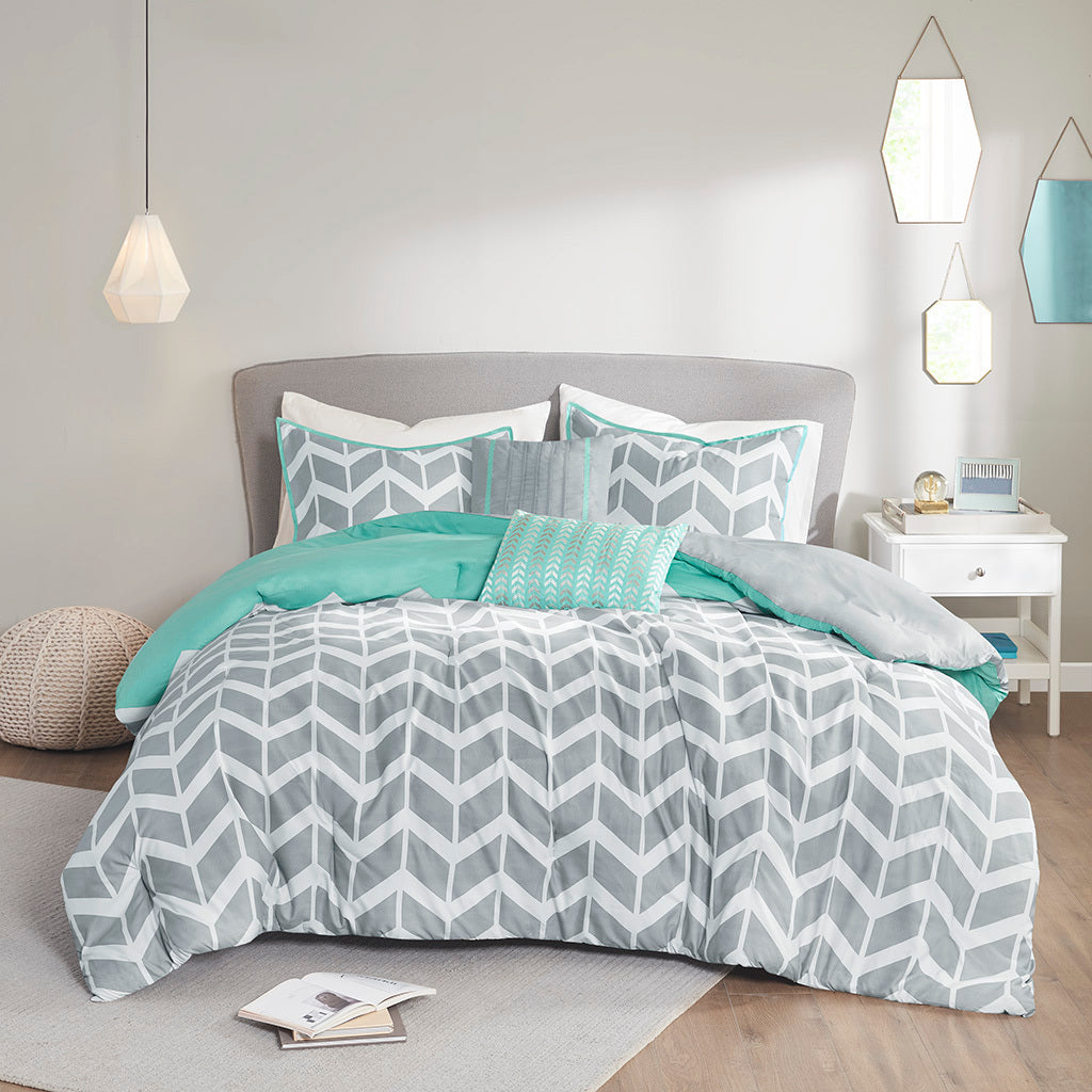 Nadia Comforter Set